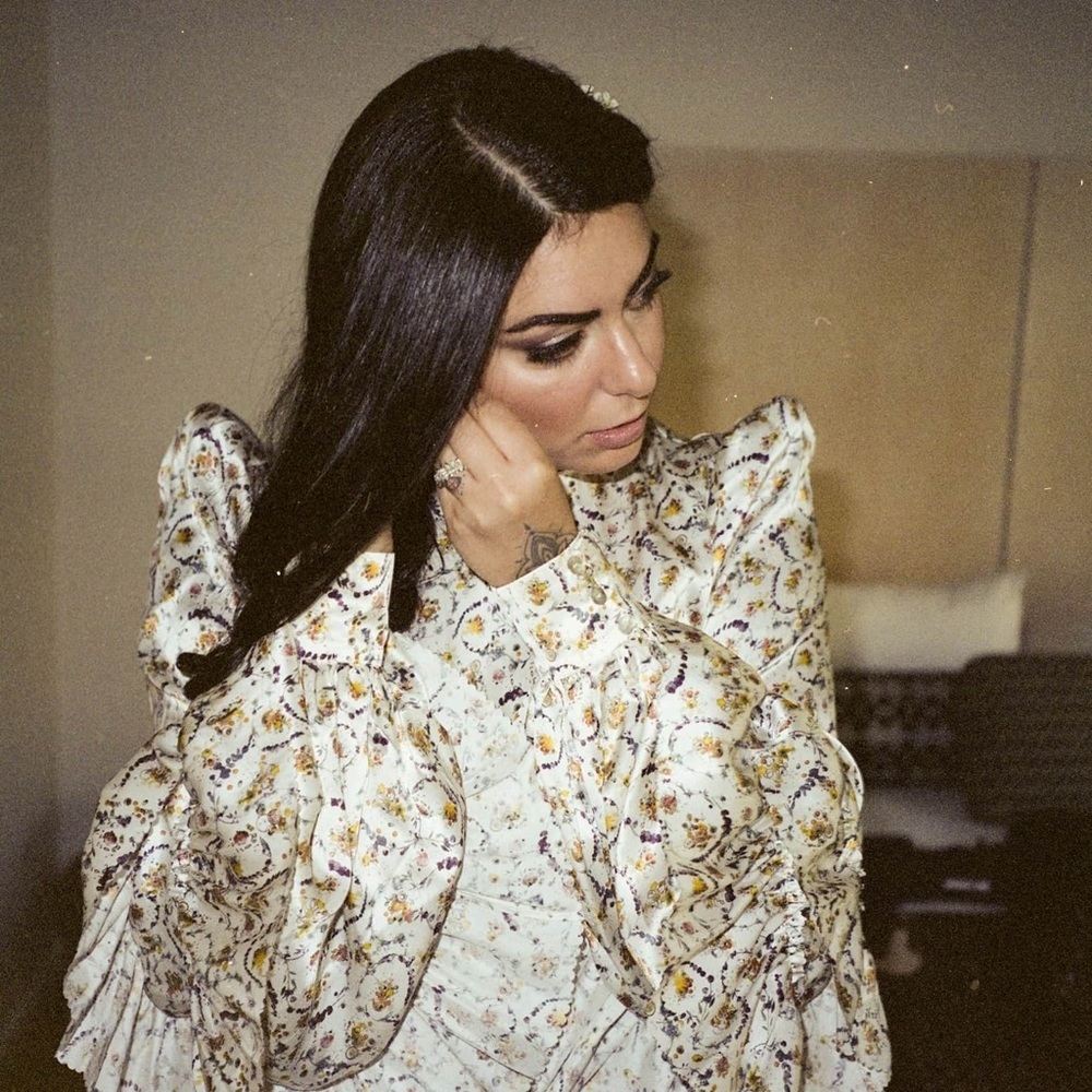 Meet your Posher, Laina